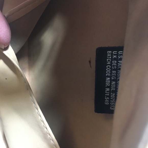 Trish McEvoy Petite Blue Leather Makeup Planner - Picture 9 of 14